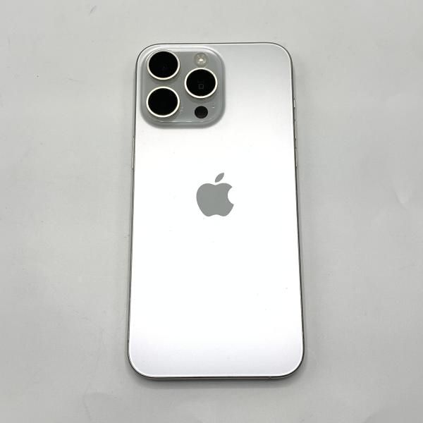 docomo】iPhone 15 Pro Max 256GB (ホワイトチタニウム)/SIMロックなし