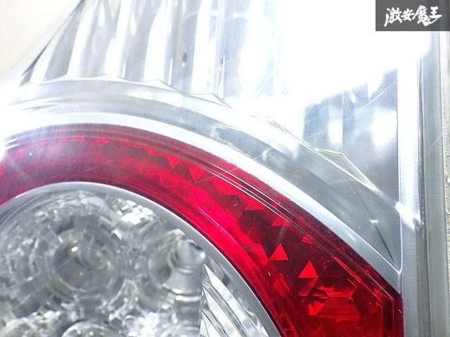 トヨタ NHP10 アクア 前期 右と左 セットテールライト STANLEY 52-252