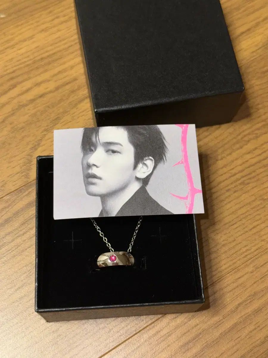 TOMORROW X TOGETHER(TXT) ショーケース リング ネックレス 茨のおまけ