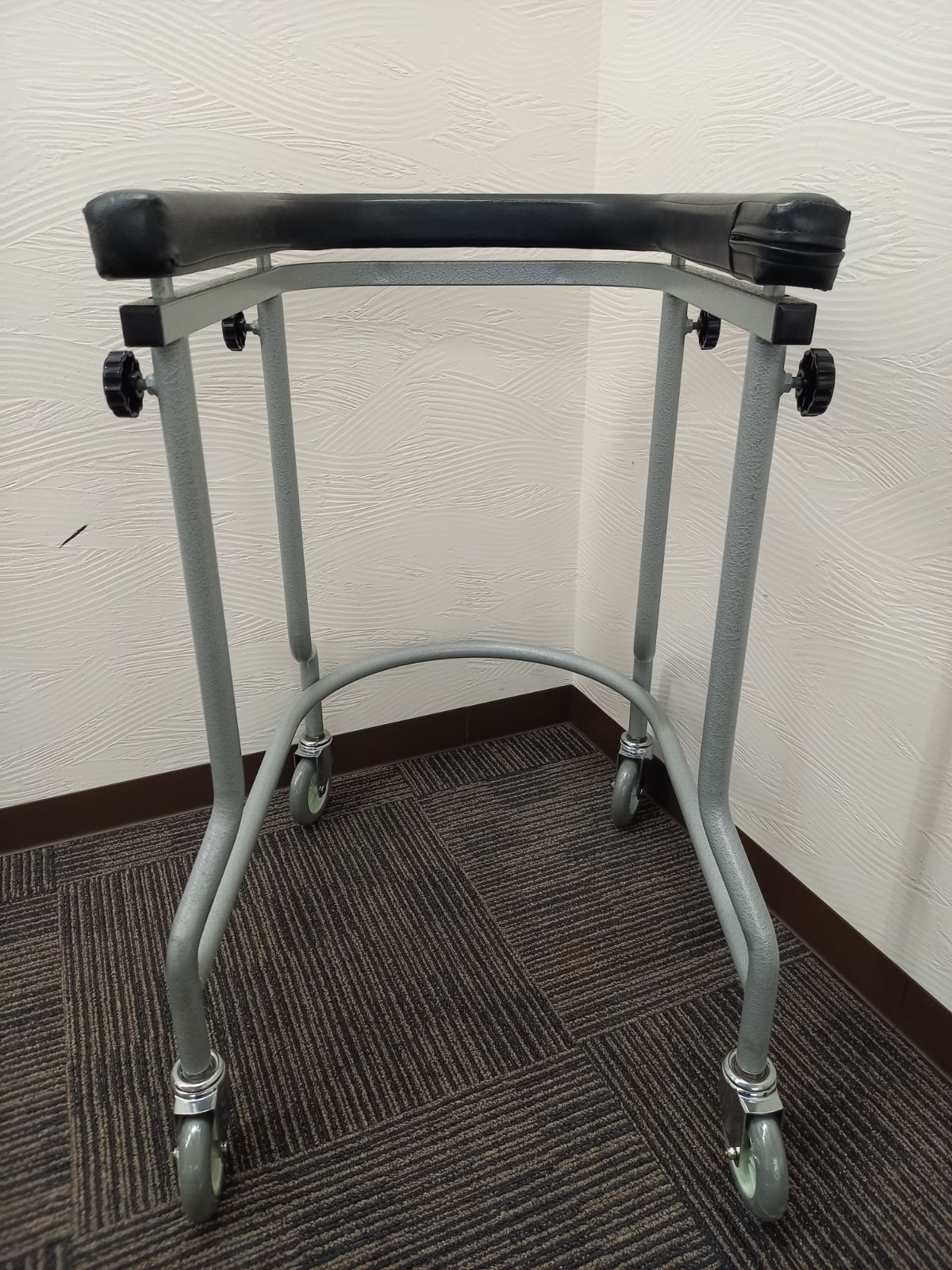 中古】 星光医療器製作所 馬蹄型歩行器 アルコー3型 中 ③ 【生地破れ 