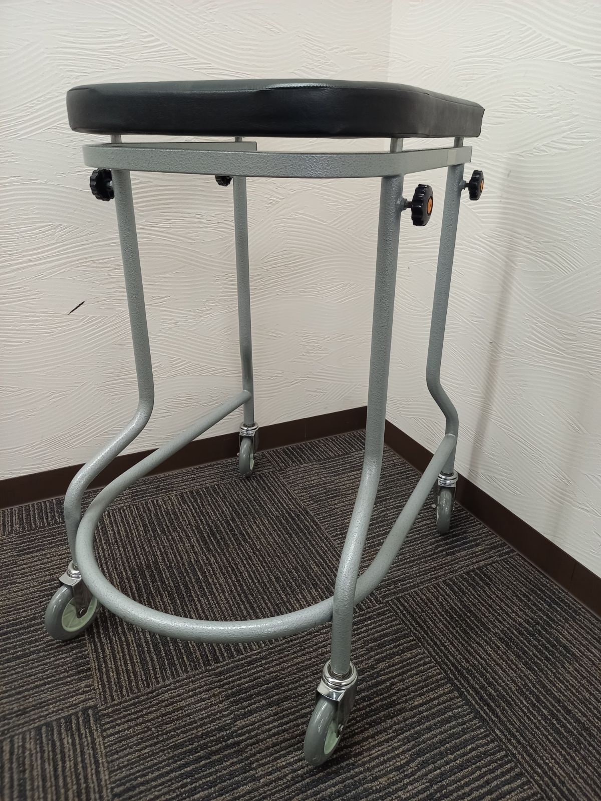 【中古】 星光医療器製作所　馬蹄型歩行器　アルコー3型　中 　③　【生地破れ有りのため-1,000円】