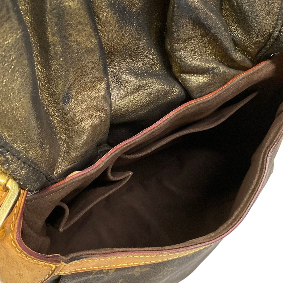 LOUIS VUITTON(ルイヴィトン) ショルダーバッグ モノグラム カラハリPM