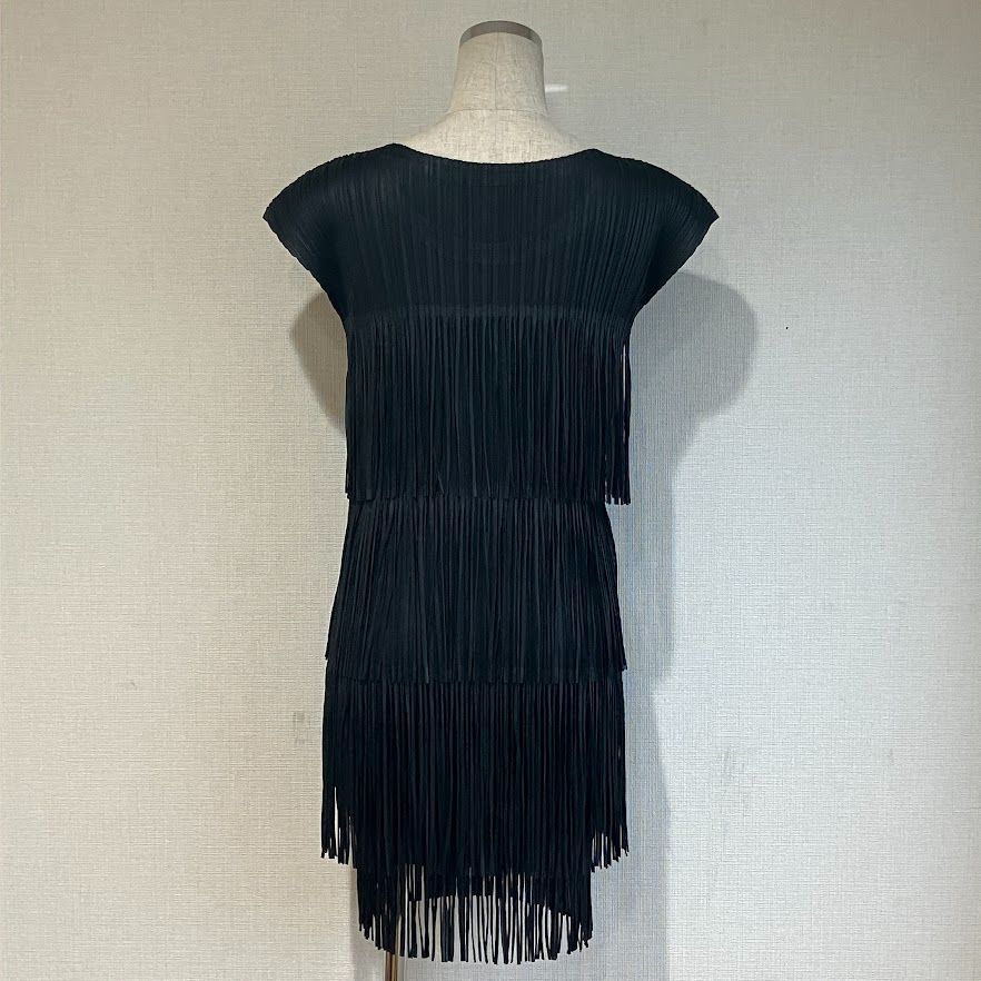 イッセイミヤケ PLEATS PLEASE ノースリーブ　サイズ4 PLEATS PLEASE ISSEY MIYAKE(プリーツプリーズイッセイミヤケ