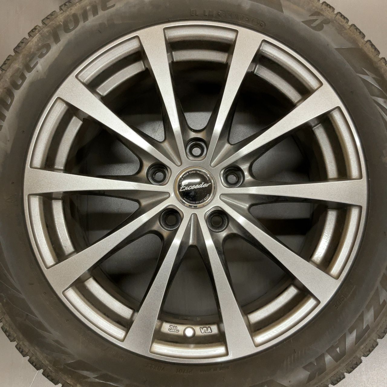 BLIZZAK VRX2 215/55R17 +55 7J 5Hホイール付スタッドレス4本セット 