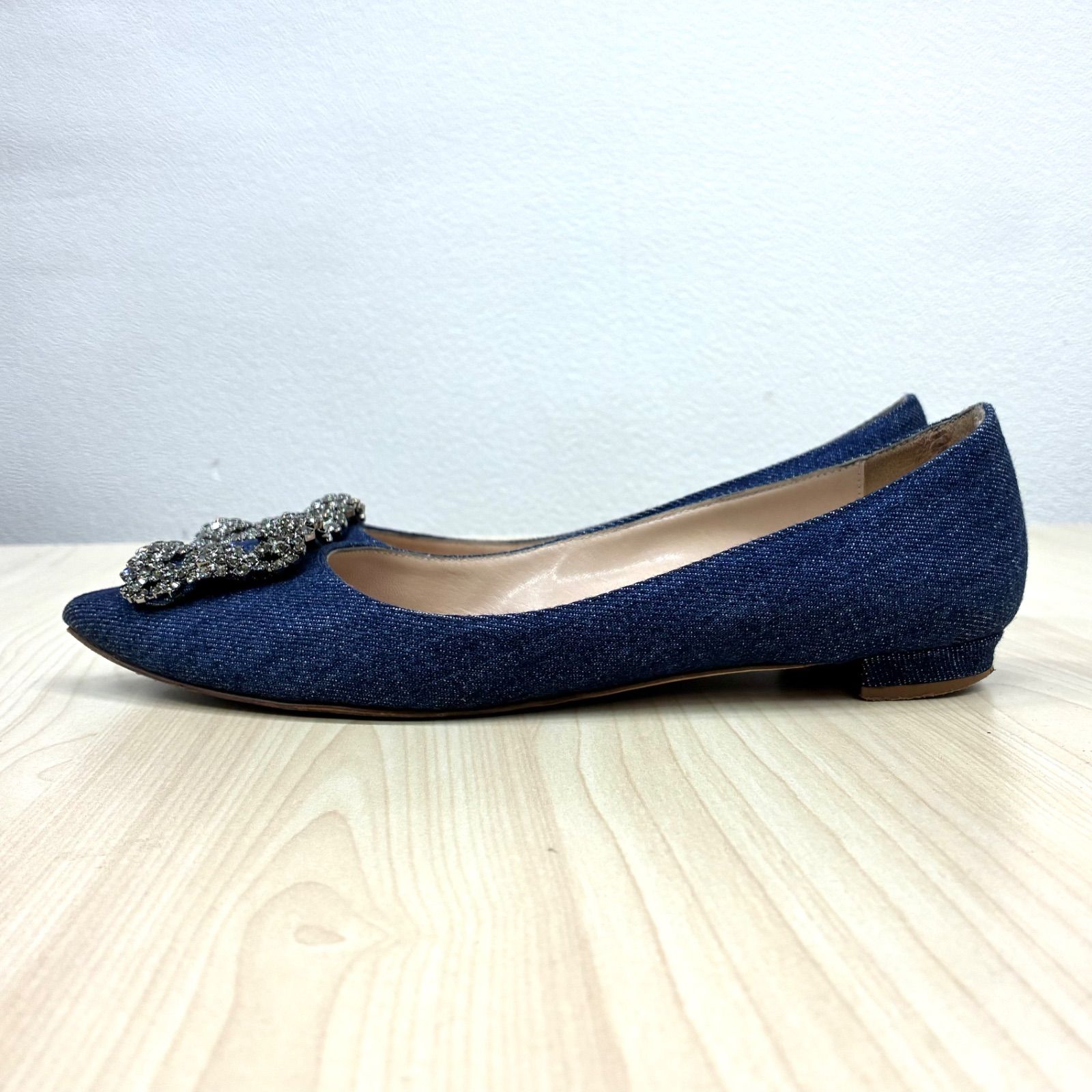 マノロブラニク MANOLO BLAHNIK】廃盤品 デニムハンギシ ビジュー