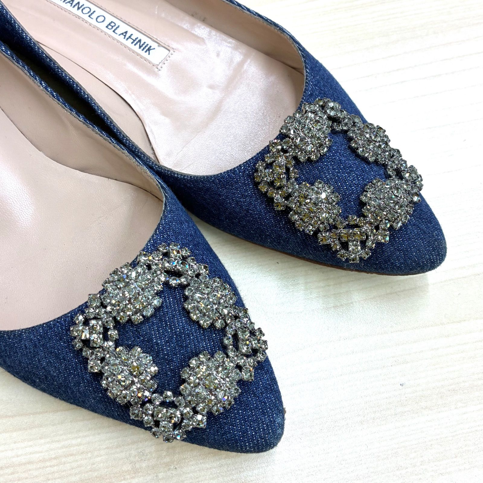 マノロブラニク MANOLO BLAHNIK】廃盤品 デニムハンギシ ビジュー