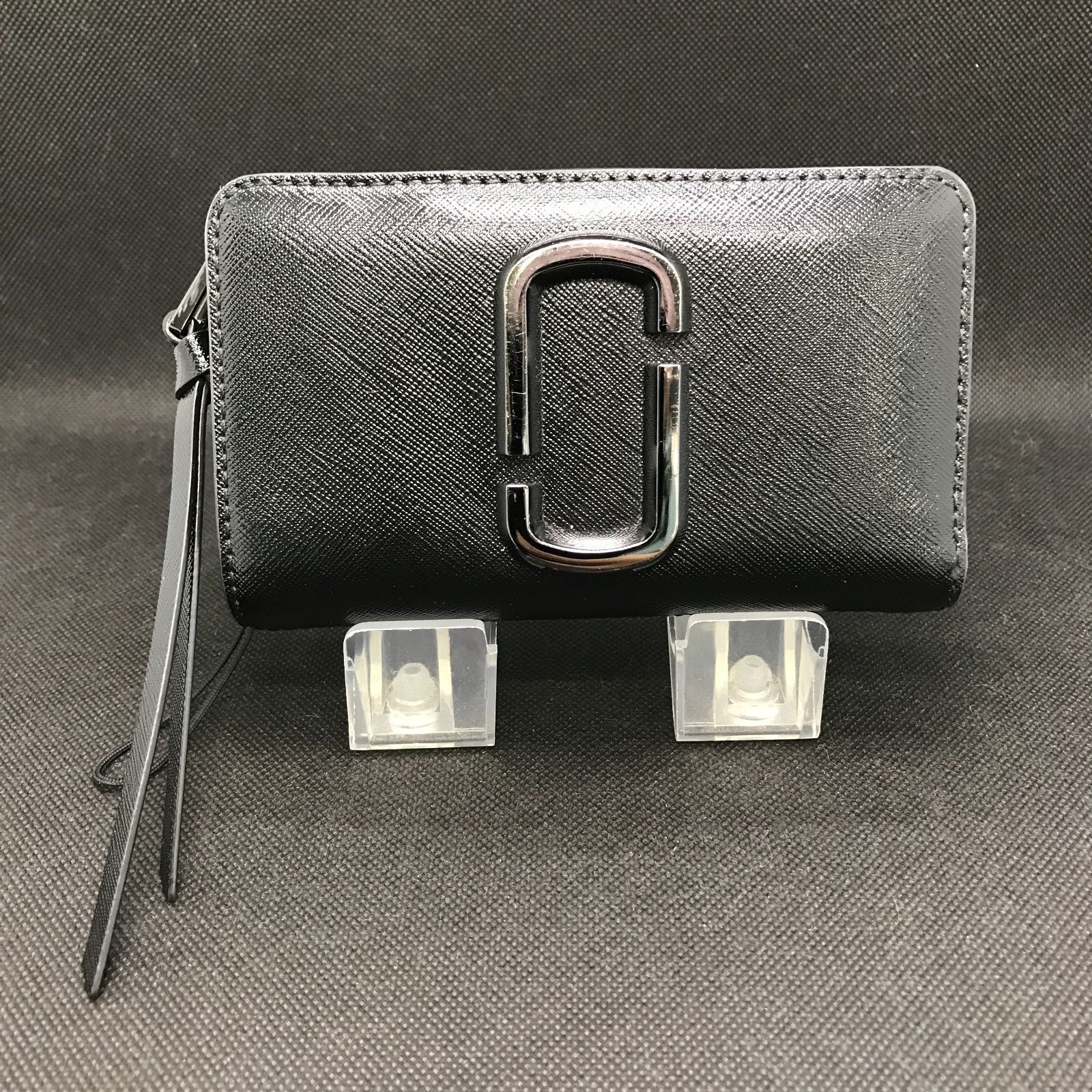 MARC JACOBS　マークジェイコブス　二つ折り財布　スナップショット　ブラック系　1565