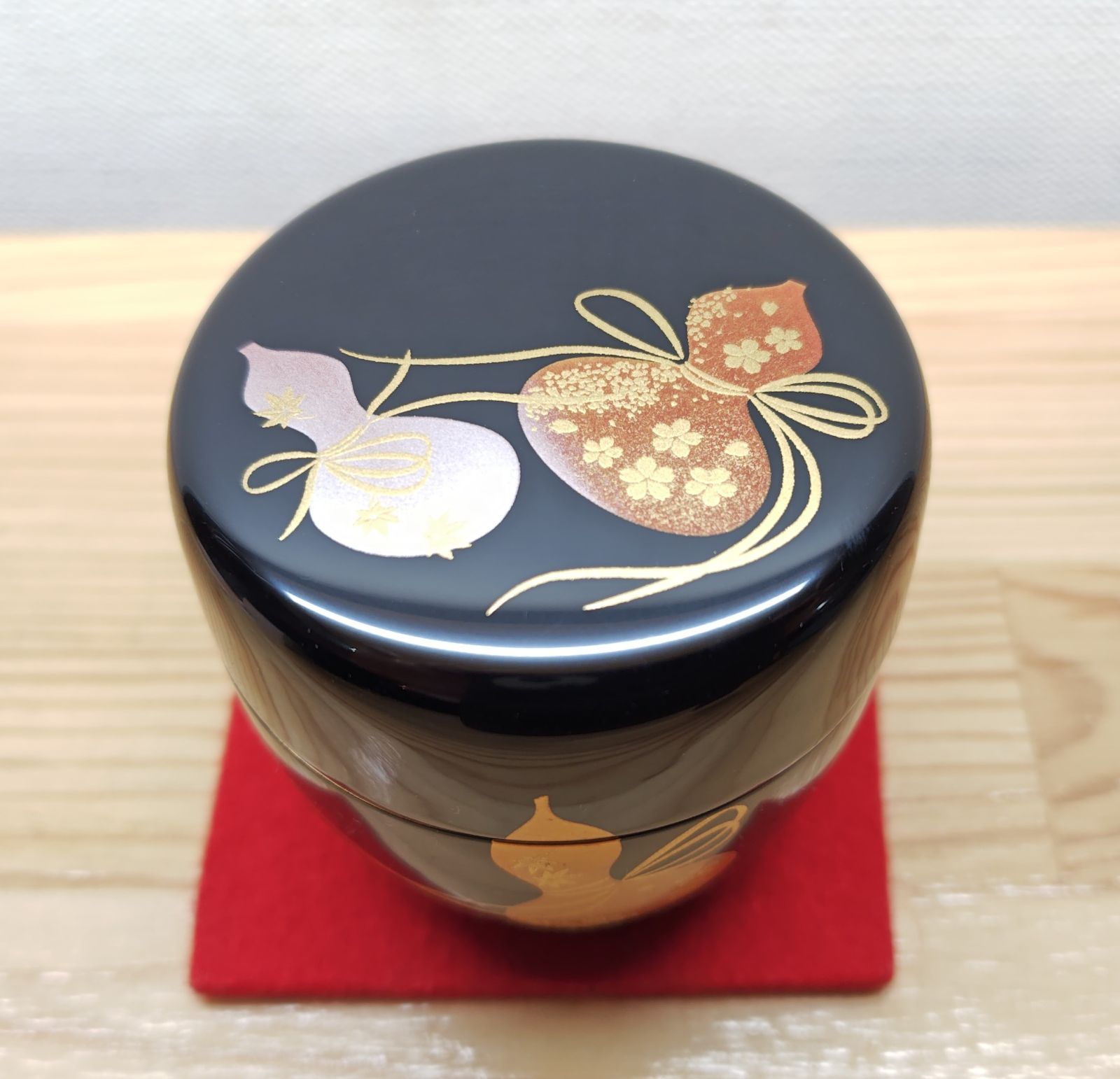 瑞鳥蒔絵平棗 （ずいちょうまきえひらなつめ）鵬雲斎好写 |