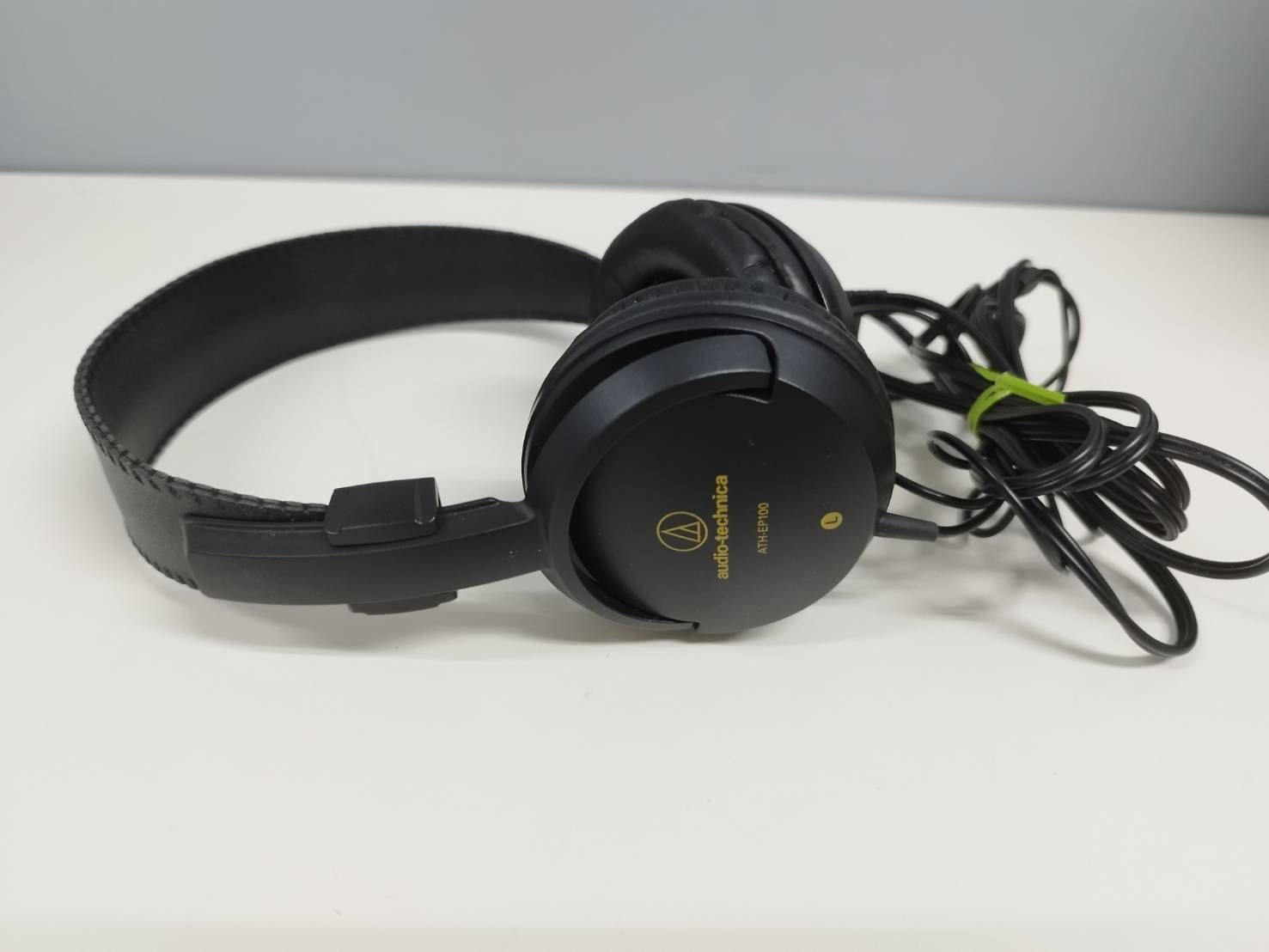 良品】audio-technica ATH-EP100/有線ヘッドホン - メルカリ