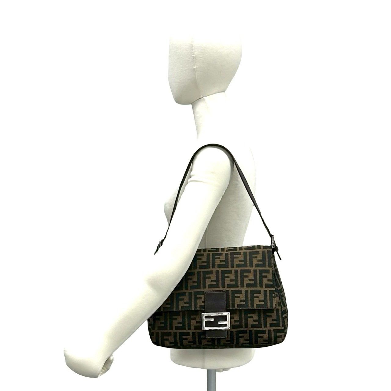 極 美品 FENDI フェンディ マンマバケット ズッカ FF ロゴ 金具 キャンバス レザー 本革 セミ ワン ショルダーバッグ ブラウン 34958 極 美品 FENDI フェンディ マンマバケット ズッカ FF ロゴ 金具