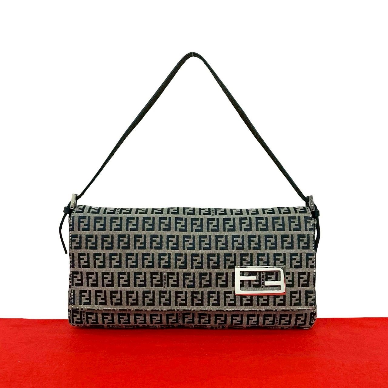 極 美品 FENDI フェンディ ズッキーノ 柄 FF ロゴ 金具 レザー 本革 