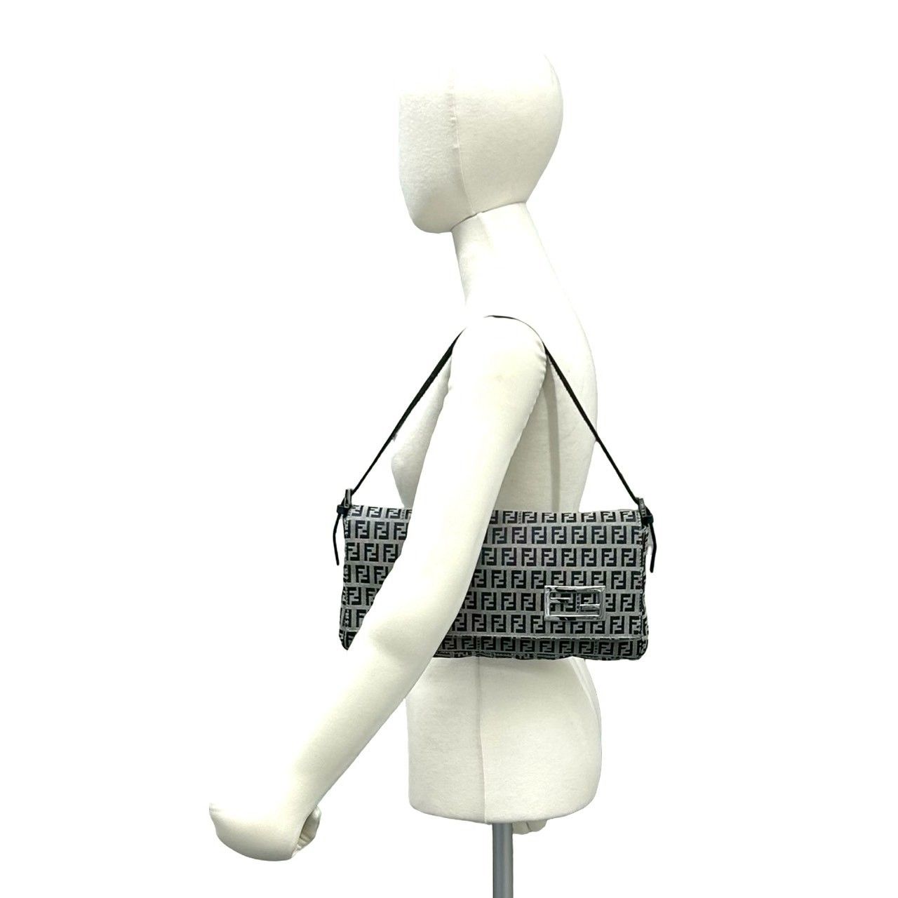 極 美品 FENDI フェンディ ズッキーノ 柄 FF ロゴ 金具 レザー 本革 