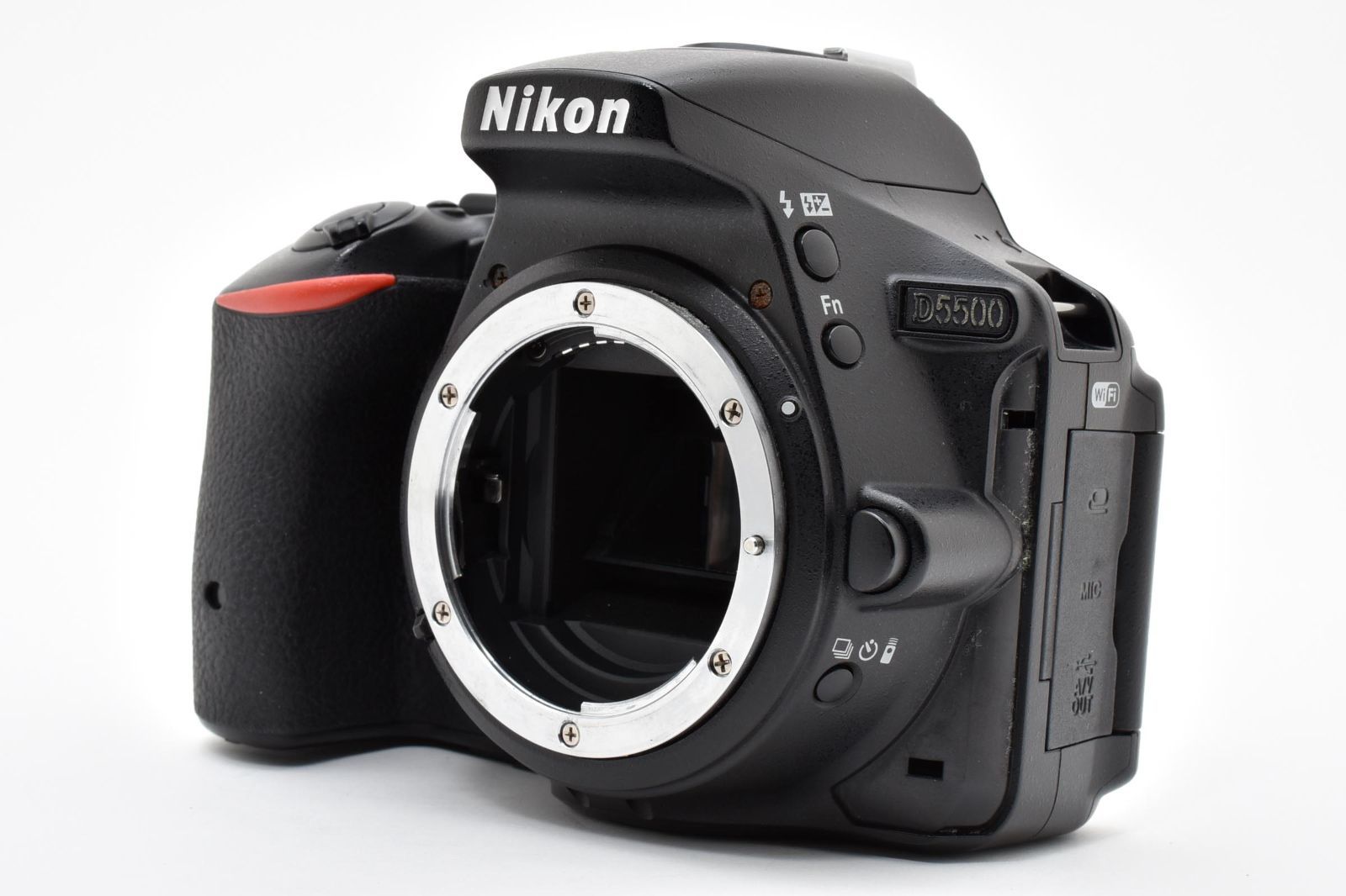 S数約11000回○初心者向け○Wi-Fi内蔵○ニコン D5500 1カ月動作保証 S数約11000回○初心者向け○Wi-Fi内蔵○ニコン D5500 1カ月動作保証