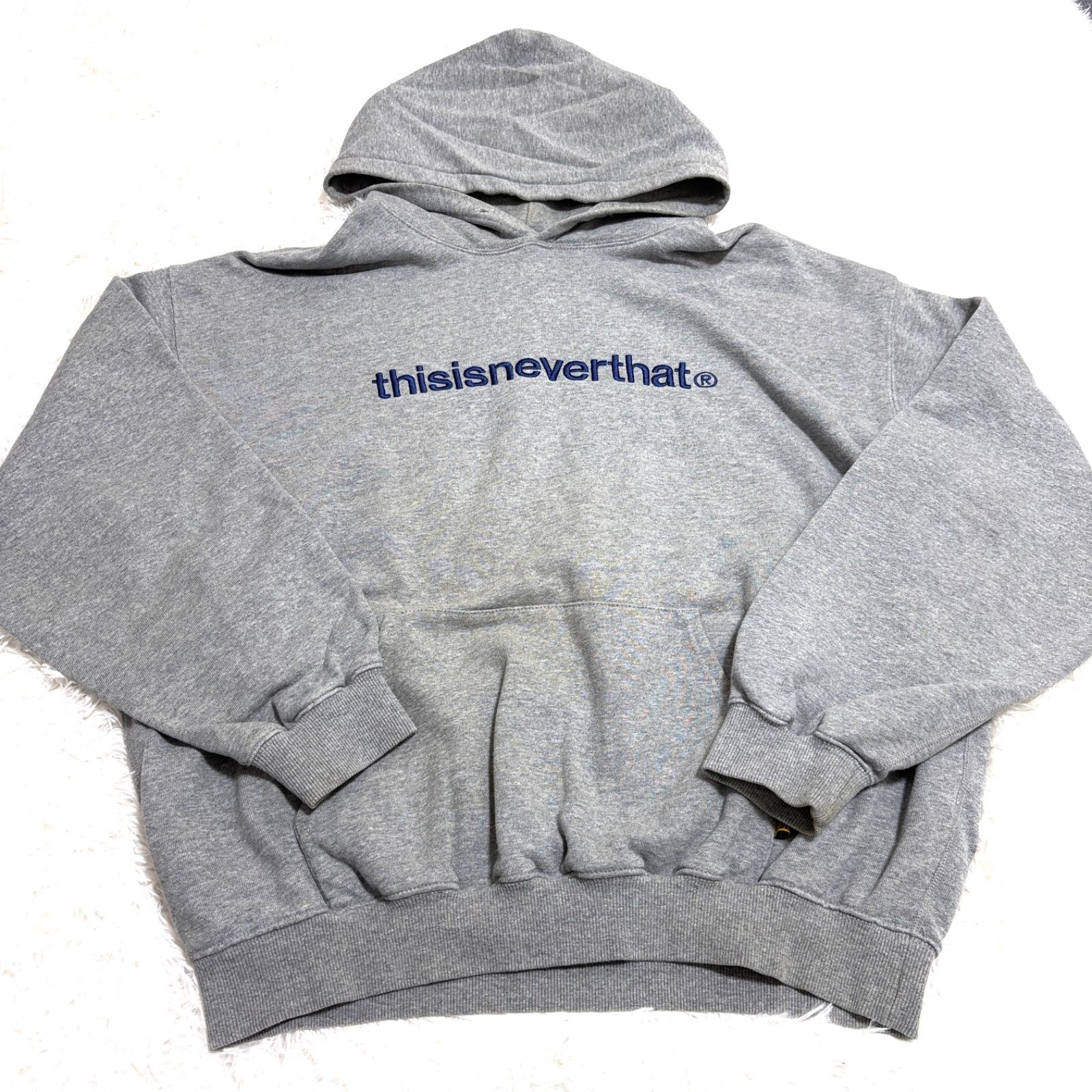 古着 thisisneverthat ディスイズネバーザット グレー 刺繍ロゴ