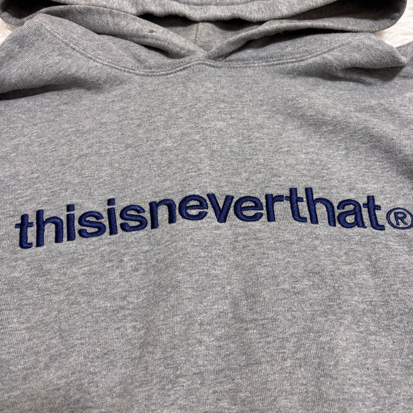 古着 thisisneverthat ディスイズネバーザット グレー 刺繍ロゴ 