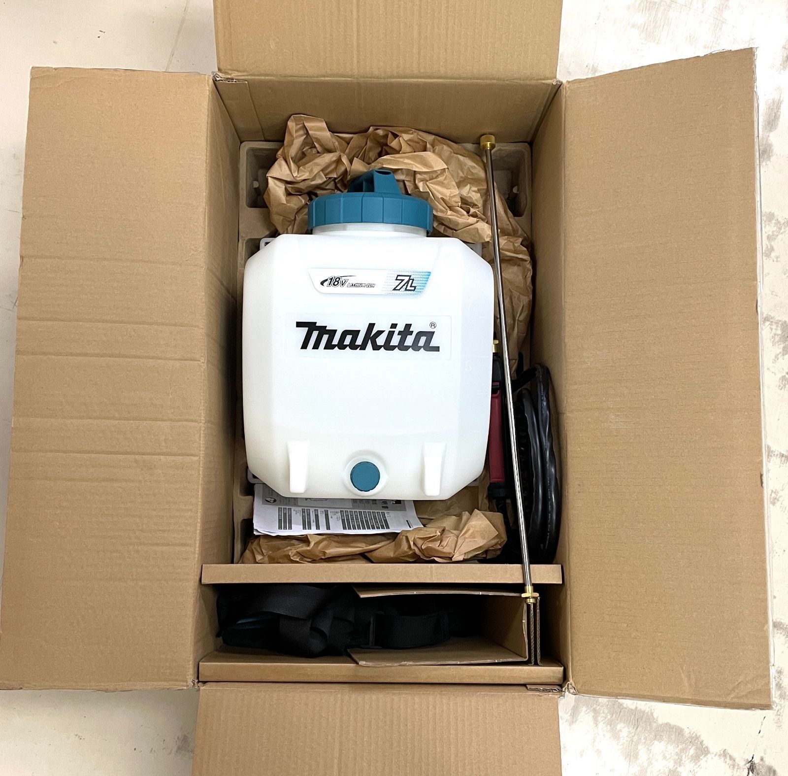 美中古品】現品限りの超特価 マキタ 18V 充電式 噴霧器 MUS078DZ 本体 