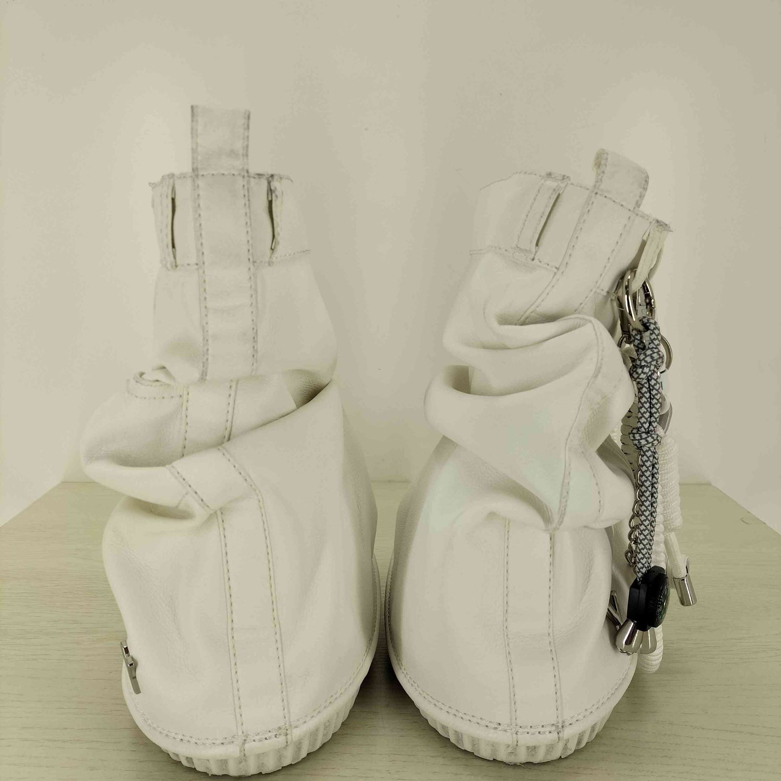 イエロー YELLO PAPARAZZI SHORT BOOTS レディース JPN：S - メルカリ