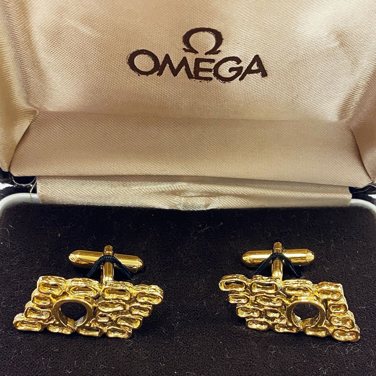 【希少品】オメガ OMEGA Ω 立体ロゴカフス カフリンクス ゴールド ボタン 楽天市場】□新品同様□ OMEGA オメガ カフスボタン カフリンクス