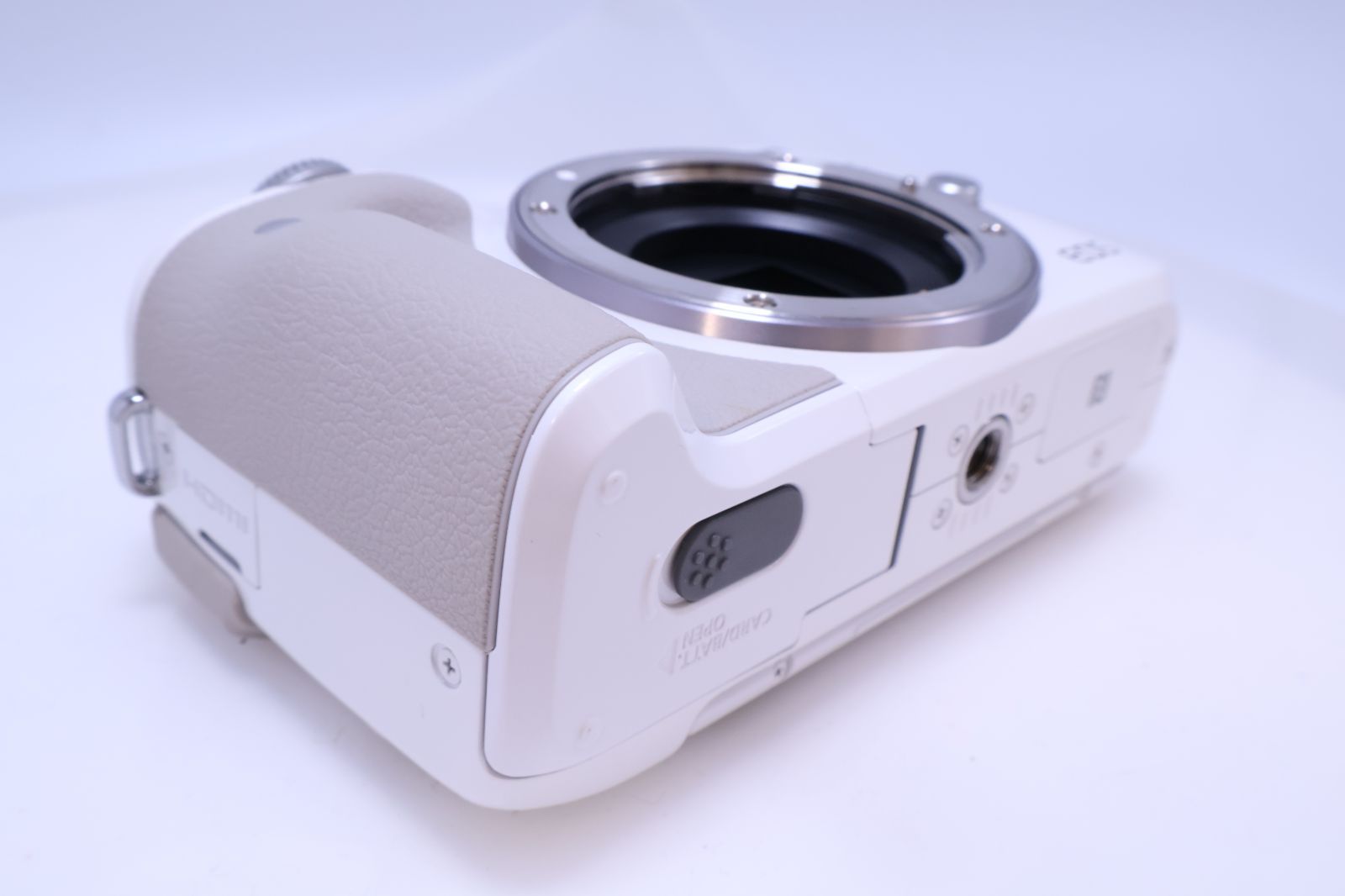 極美品】Canon EOS M3 ボディ (ホワイト) EOSM3WH-BODY ミラーレス一眼