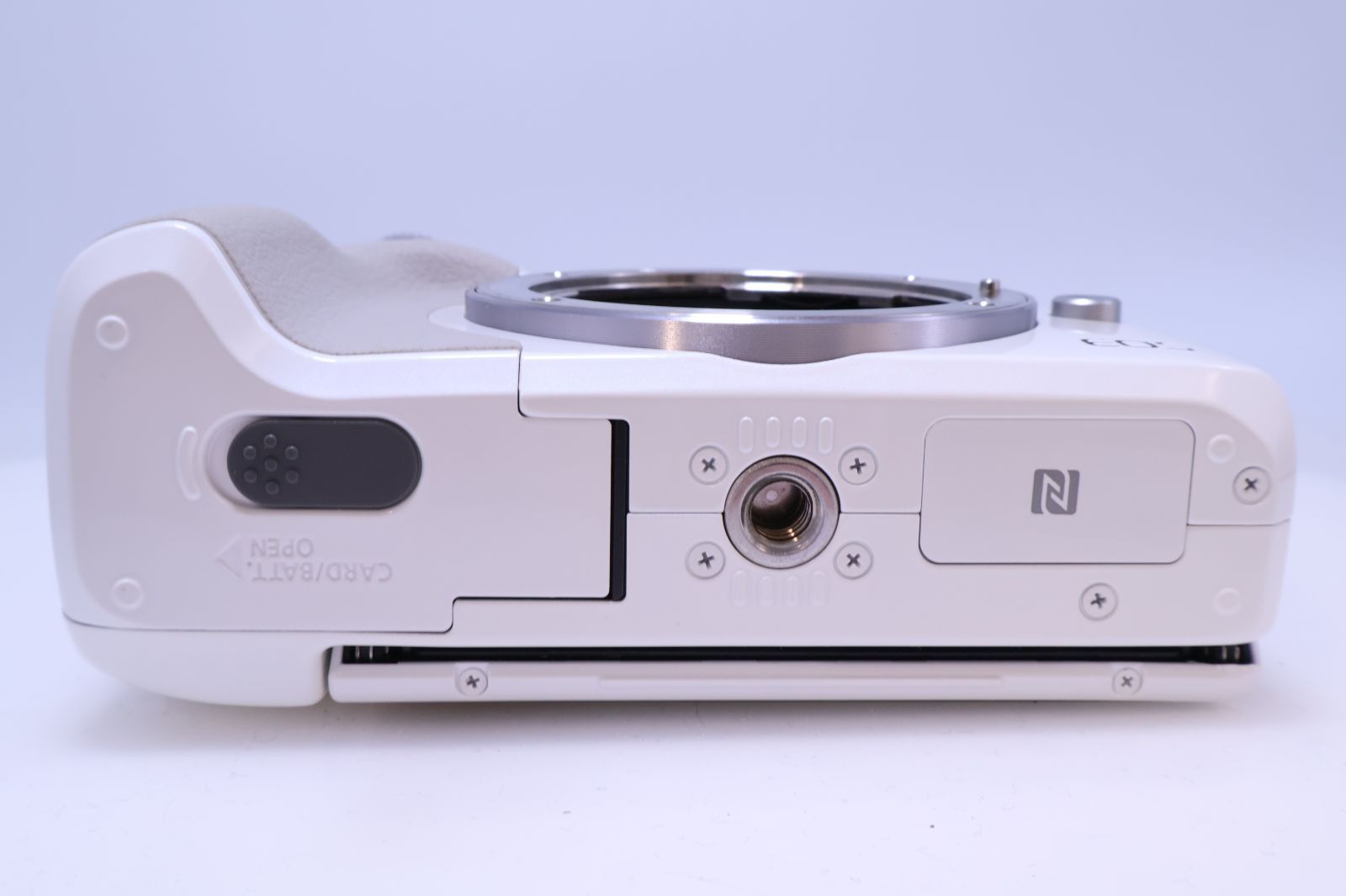 極美品】Canon EOS M3 ボディ (ホワイト) EOSM3WH-BODY ミラーレス一眼