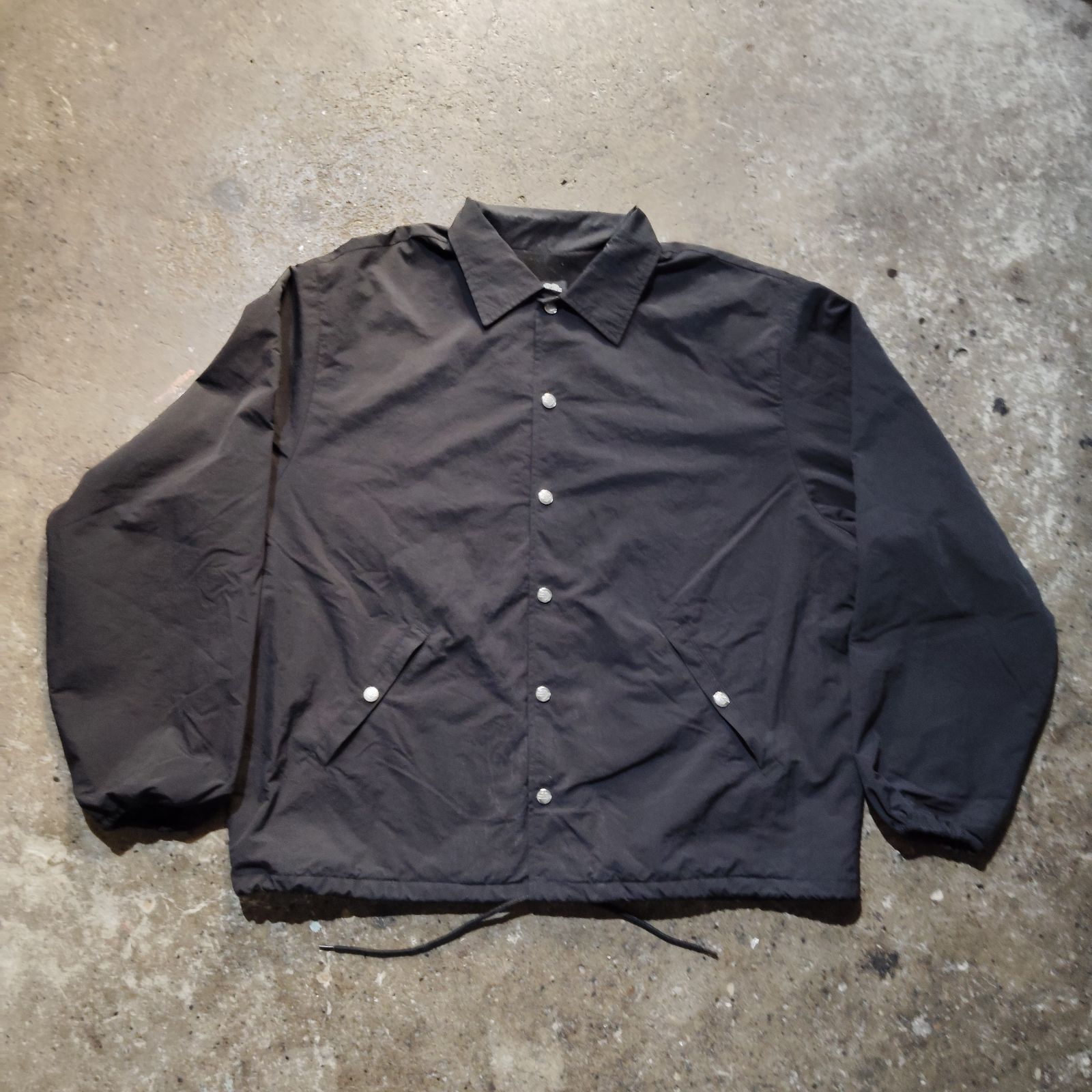 TATTO STUDIO YAMADA ORIGINAL COACH JACKET ドローコード付きブラック 