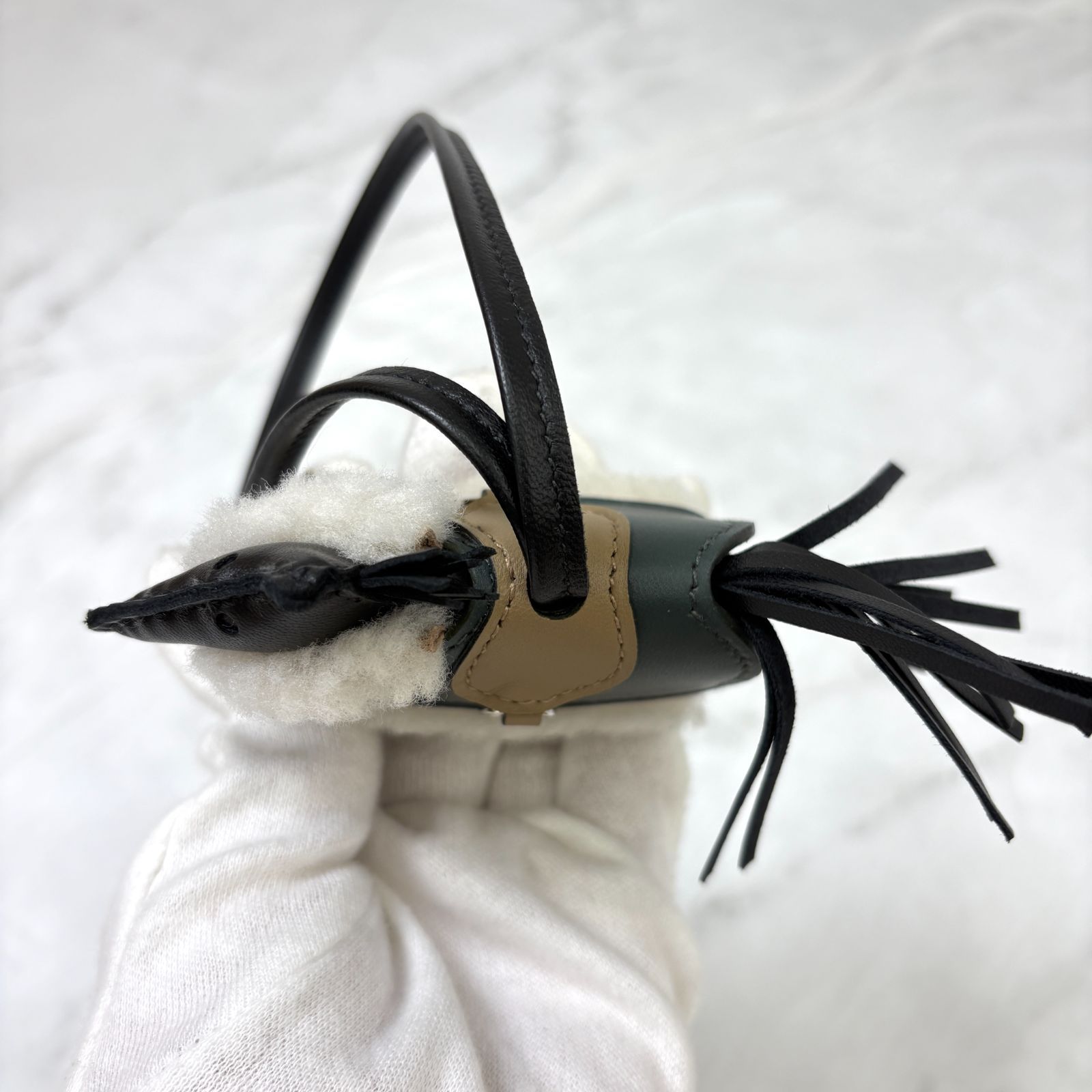 エルメス バッグチャーム ロデオPM ロベオ プラッシュ ブラック/ヴェールマングローブ/ベージュマルファ/シルバー金具 ラムスキン/ムートン K刻印 黒 鑑定済み【 極美品 】エルメス 《 ロデオ 》 PM ロベオ プラッシュ