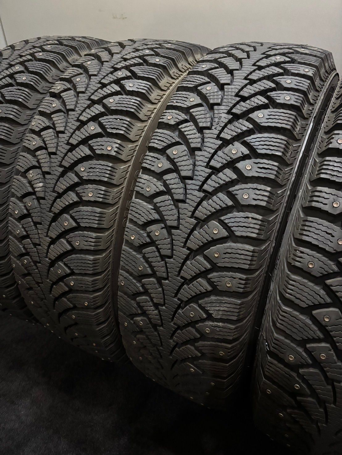 ☆215/70R16 NOKIAN/HAKKAPELIITTA 2007年製 スタッドレス スパイク 