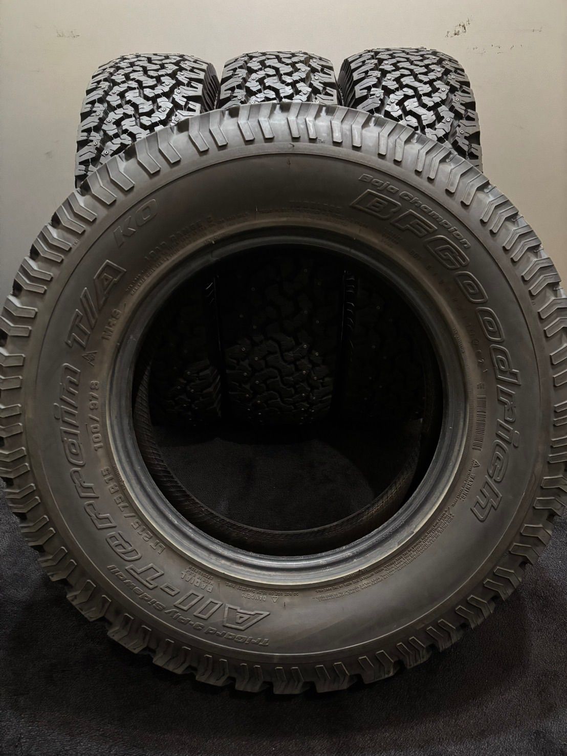 ☆美品 LT215/75R15 BFGoodrich/All-Terrain T/A KO 2002年製 