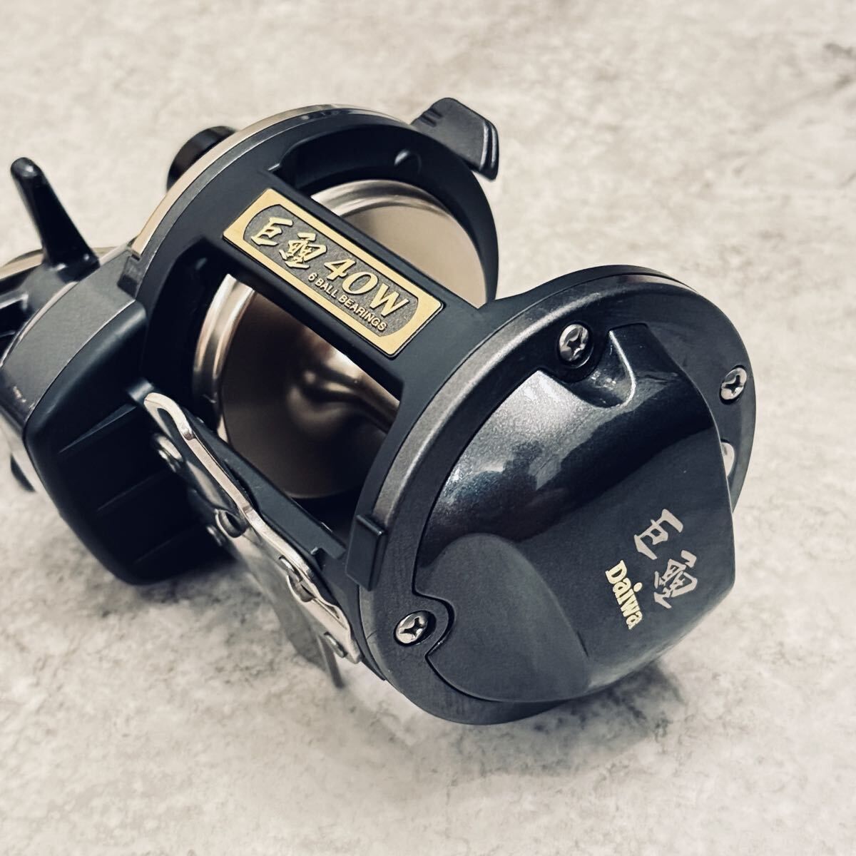 ゆ*と様 Daiwa巨鯉40w② ☆程度良好☆ダイワ 両軸リール 巨鯉 40W/ DAIWA