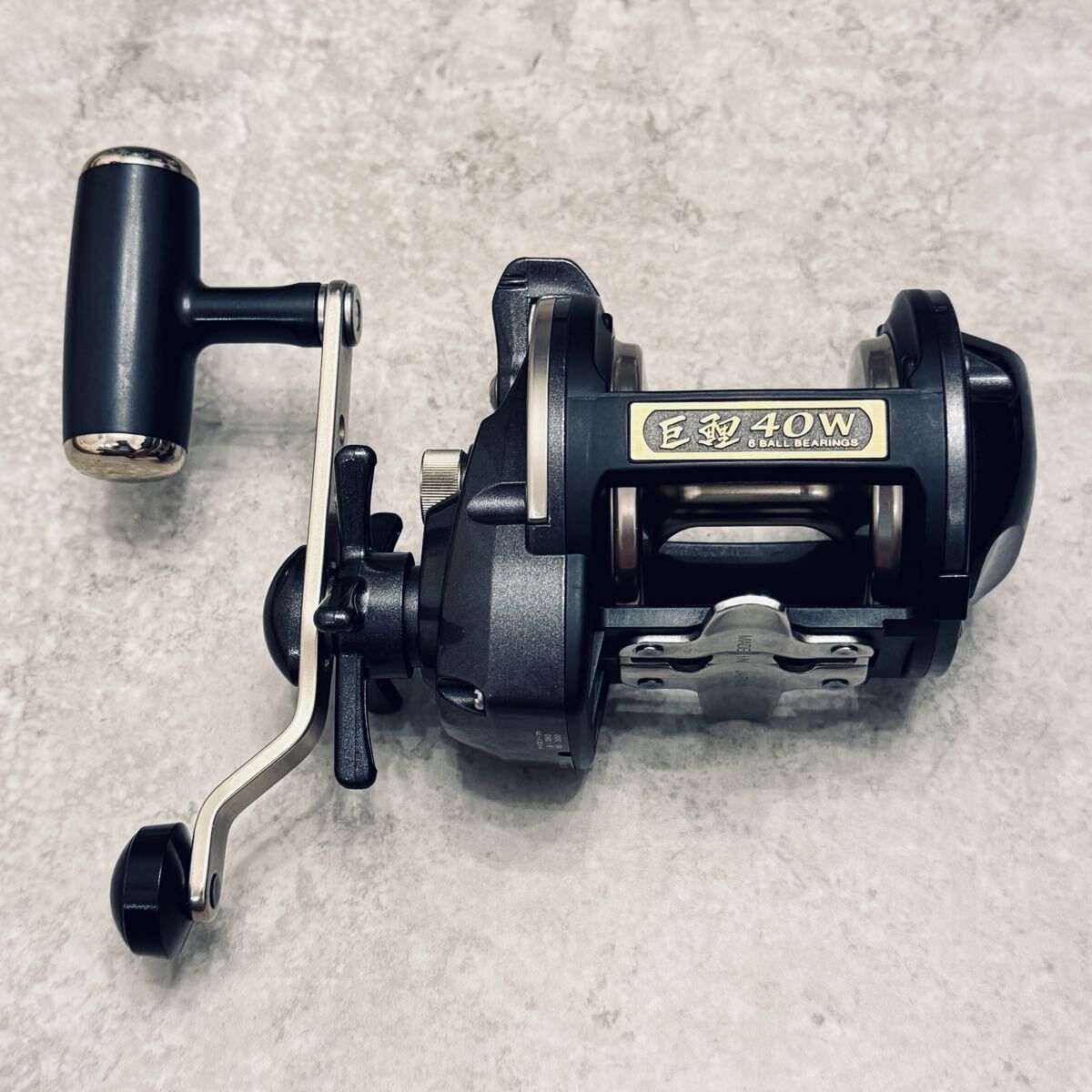 ☆程度良好☆ダイワ 両軸リール 巨鯉 40W/ DAIWA