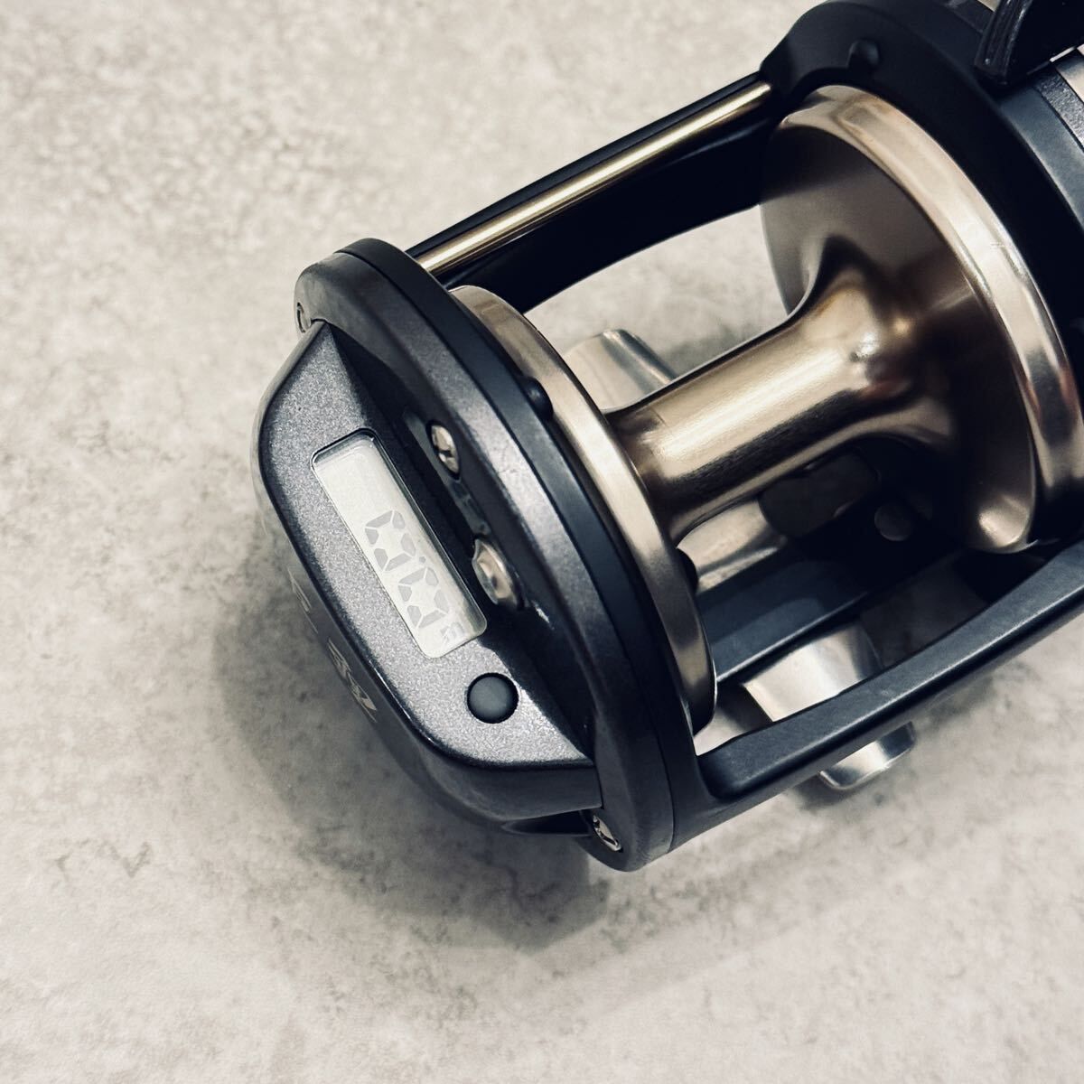 ☆程度良好☆ダイワ 両軸リール 巨鯉 40W/ DAIWA