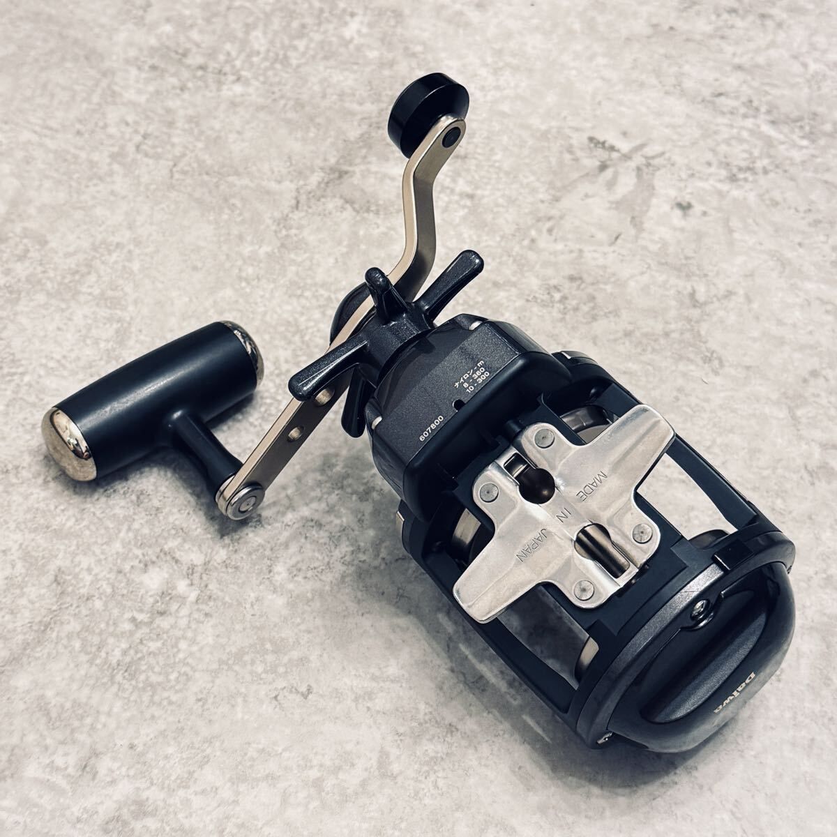 ☆程度良好☆ダイワ 両軸リール 巨鯉 40W/ DAIWA