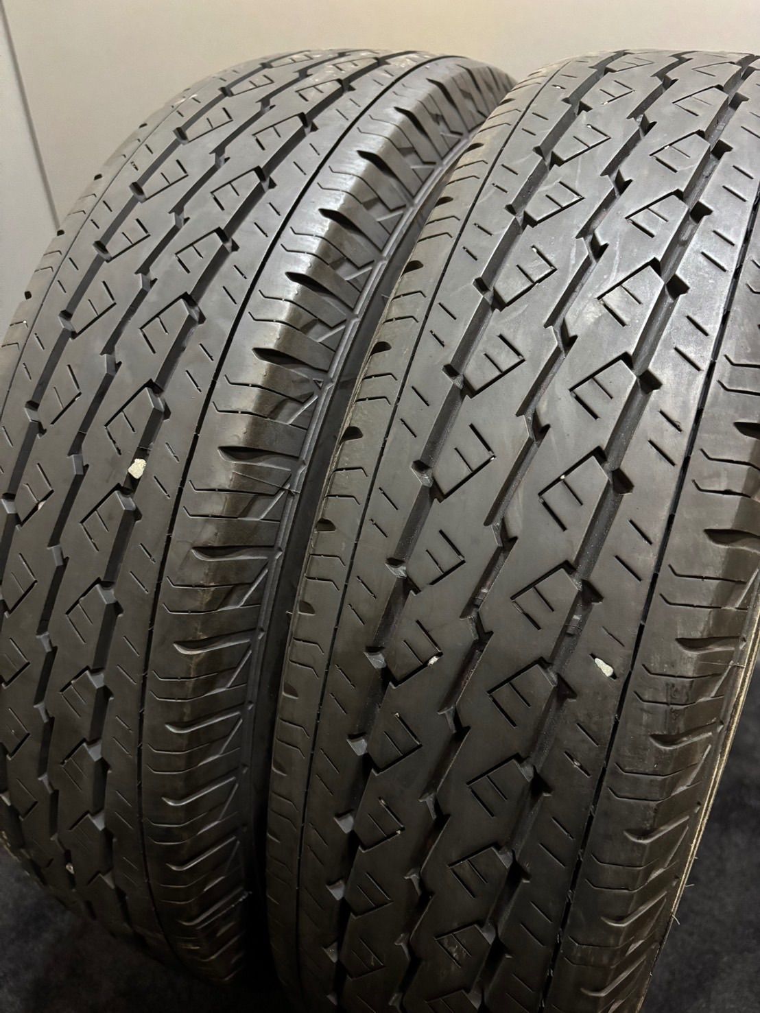 ☆195/80R15 107/105L LT BRIDGESTONE/V600 20年製 夏タイヤ サマー 