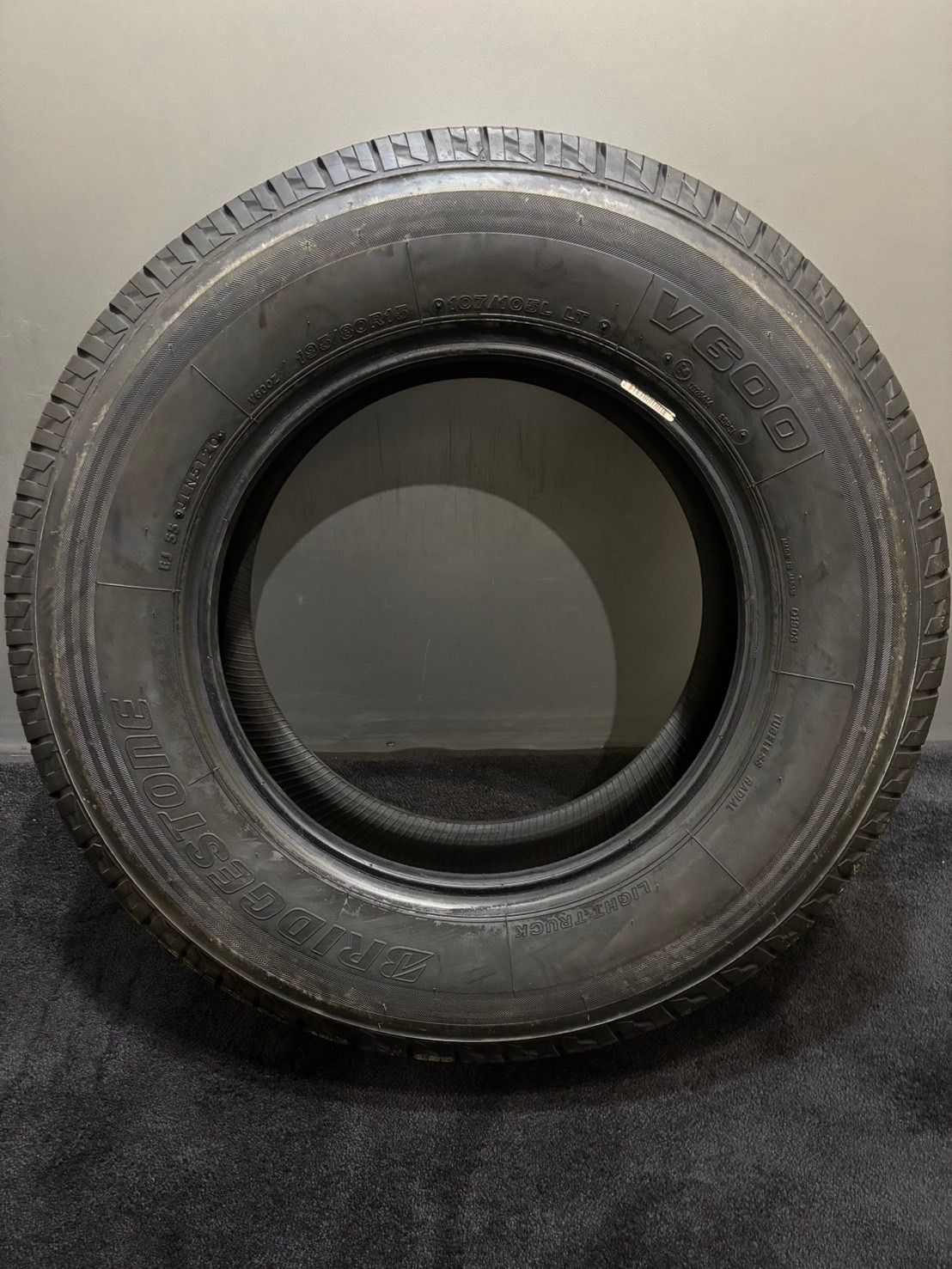 ☆195/80R15 107/105L LT BRIDGESTONE/V600 20年製 夏タイヤ サマー 