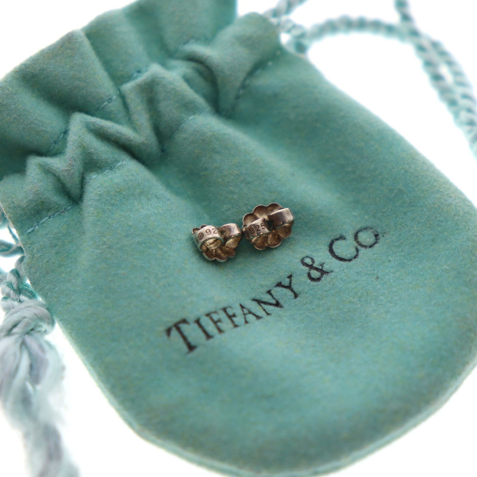 Tiffany & Co. シルバー Jフープピアス（両耳用） Tiffany & Co. シルバー Jフープピアス（両耳用） - メルカリ
