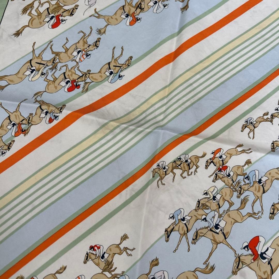 HERMESエルメス　カレ45ガヴロッシュ　競馬　シルクスカーフ　24AW HERMESエルメス カレ45ガヴロッシュ 競馬 シルクスカーフ 24AW - メルカリ