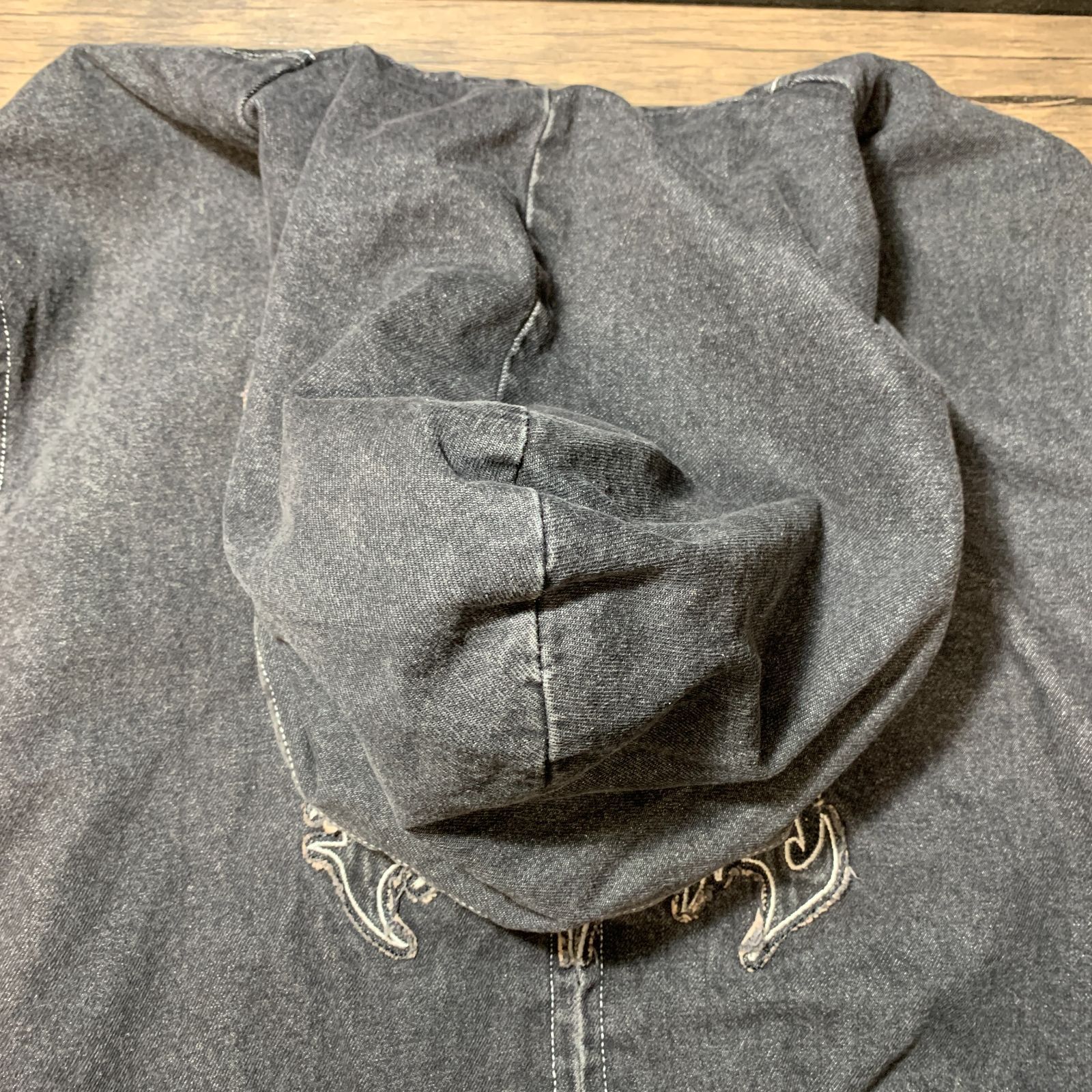むつ75-041301][併売] The Black Eye Patch METAL LOGO HOODED DENIM 