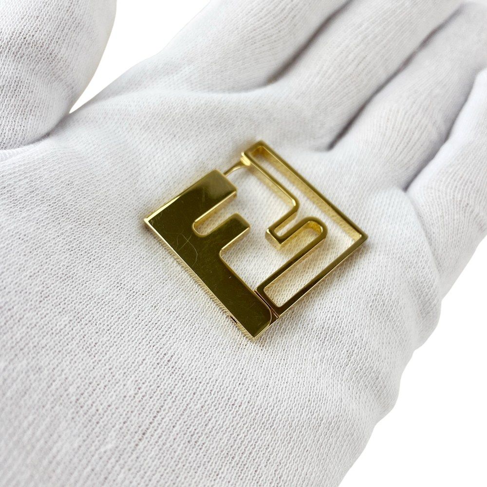 フェンディ □未使用□新品□ ロゴ ピアス アクセサリー GP ゴールド
