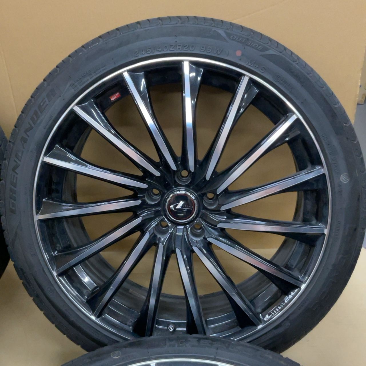 LEONIS 20インチホイール4本セット 245/40R20タイヤ付 5穴 PCD114.3mm 