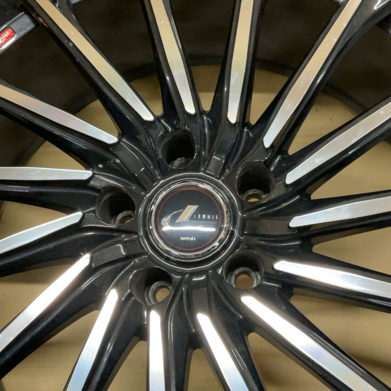 LEONIS 20インチホイール4本セット 245/40R20タイヤ付 5穴 PCD114.3mm 