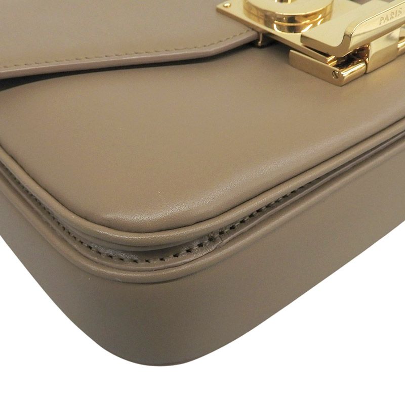 セリーヌ CELINE C セー スモール ショルダーバッグ チェーンシェルダー レザー ライトキャメル 188403BFB.02BA 中古 新入荷 OB2795 セリーヌ CELINE C セー スモール ショルダーバッグ チェーン