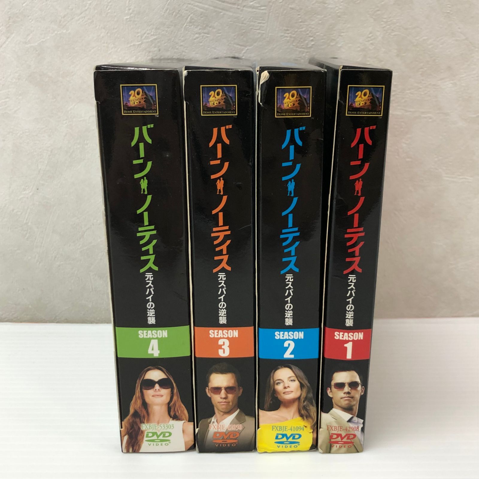 バーン ノーティス 元スパイの逆襲 1〜4 ☆ コンパクトDVDボックス △【DVD】バーン・ノーティス 元スパイの逆襲 シーズン1～4セット