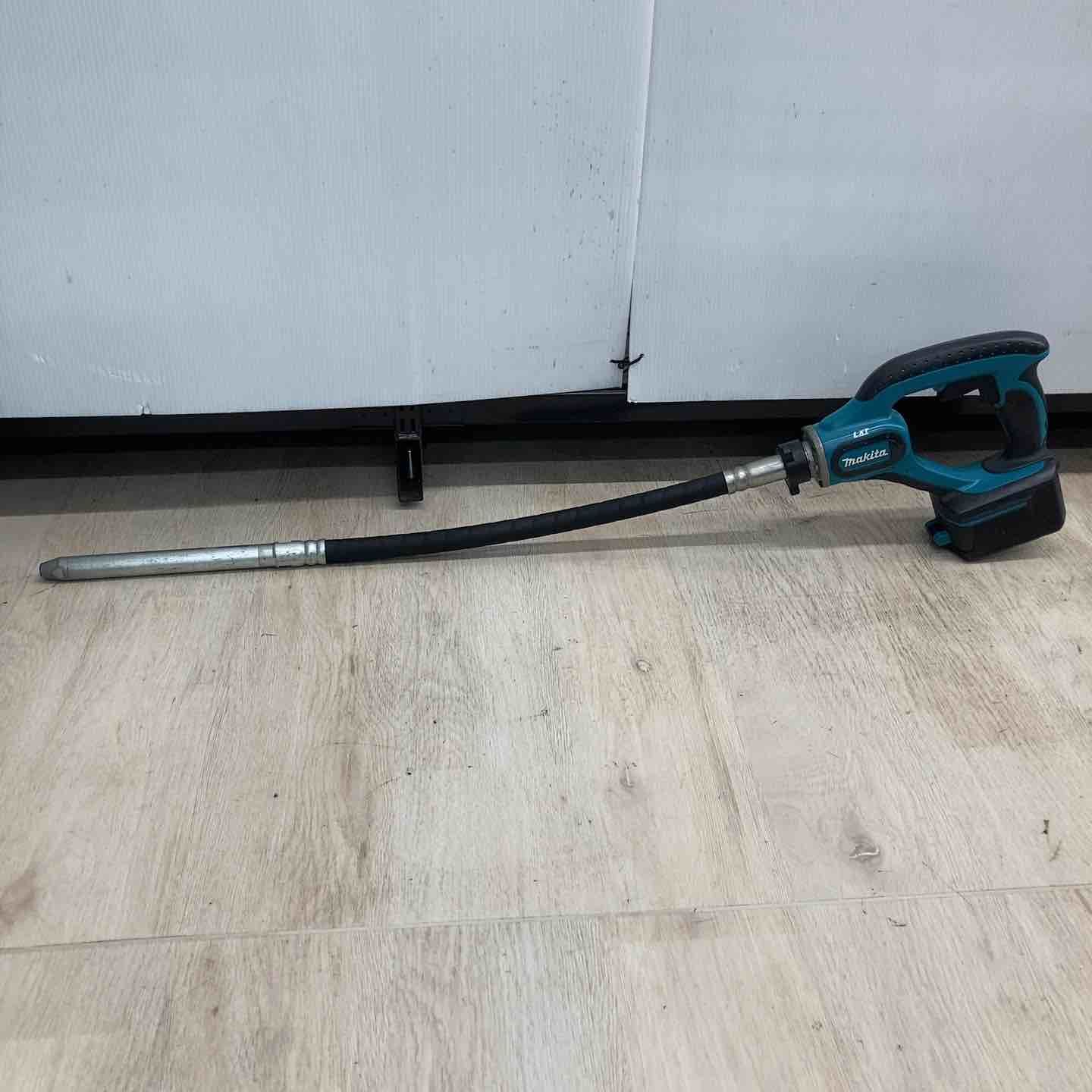 ☆マキタ(makita) コードレスコンクリートバイブレータ VR350DZ【川越 