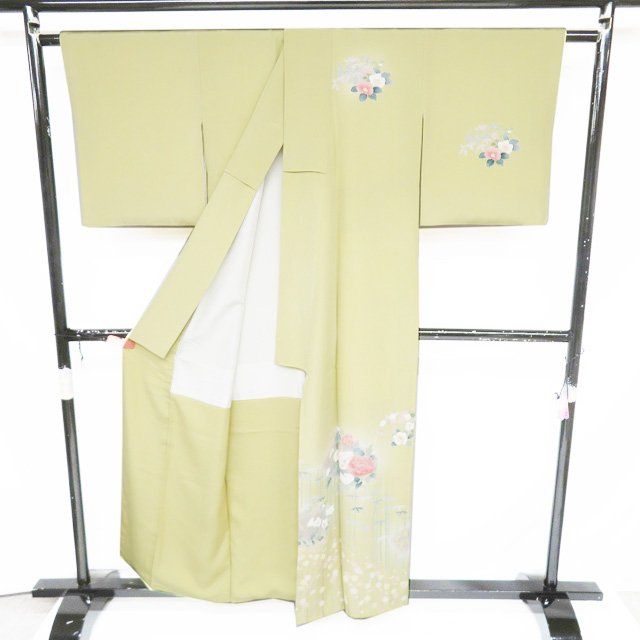 付け下げ 付下げ 訪問着 着物 中古 正絹 袷 花の図 梅 菊 桜 竹 やや灰みの黄系色 多色 身丈158cm 裄65cm M きもの北條 A1349-9 付け下げ 付下げ 訪問着 着物 中古 正絹 袷 花の図 梅 菊 桜 竹 やや灰