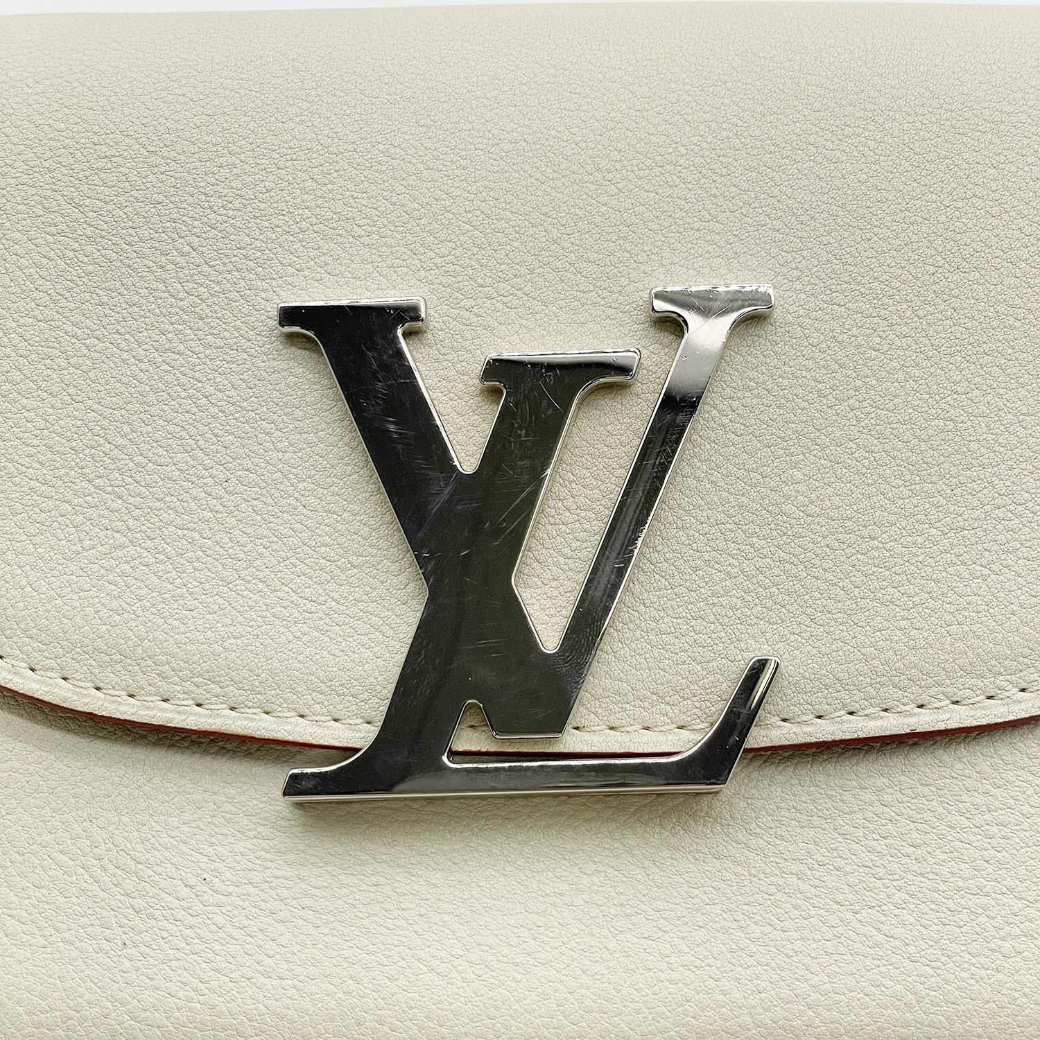 LOUIS VUITTON ルイヴィトン 2WAYバッグ M94434 ヴィヴィエンヌLV ホワイト ショルダー ハンド 【中古】 LOUIS VUITTON ルイヴィトン 2WAYバッグ M94434 ヴィヴィエンヌLV