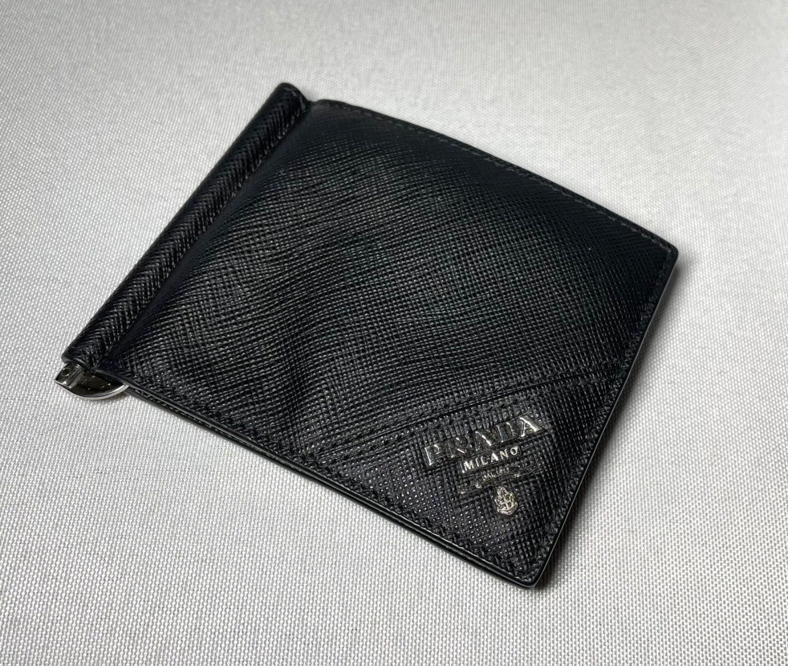 PRADA プラダ サフィアーノ ロゴ ブラックレザーマネークリップ 黒
