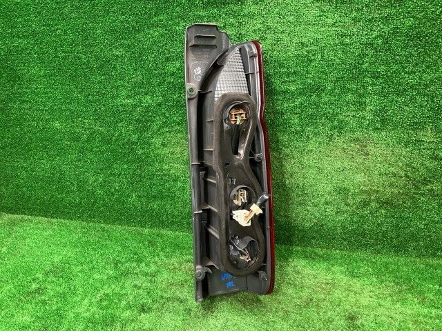 ハイエース KDH205V 左テールランプ・テールライト DX   コイト 26-120 81560-26200 1E7 車 ハイエース KDH205V 左テールランプ・テールライト DX コイト 26