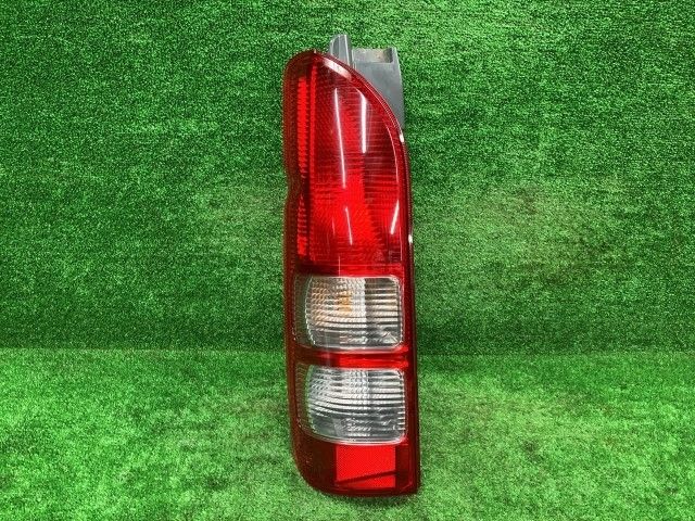ハイエース KDH205V 左テールランプ・テールライト DX   コイト 26-120 81560-26200 1E7 車 ハイエース KDH205V 左テールランプ・テールライト DX コイト 26