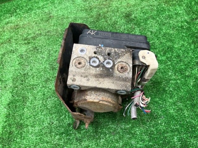 ハイエース KDH205V ABSアクチュエーター DX 4WD 9人 ADVICS 44510-26112 44050-26112 1E7