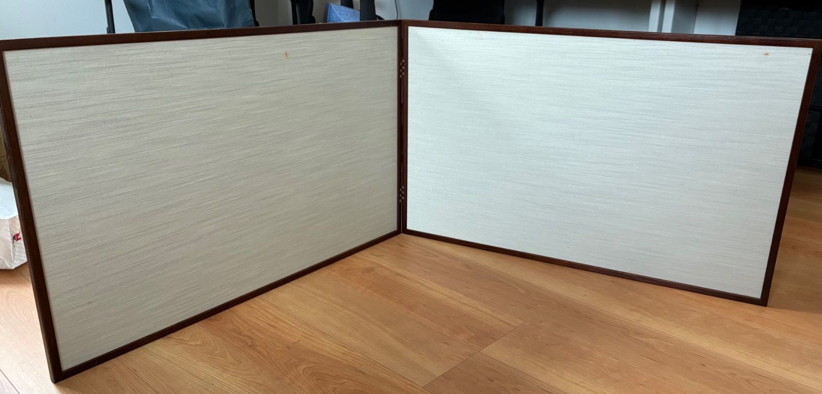 アンティーク 屏風 二曲一隻 衝立 和家具 天然木枠 絹目調 茶道具 敷板